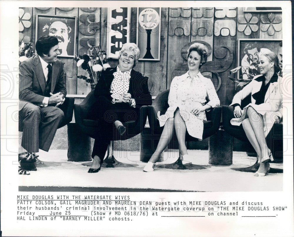 1976 Mike Douglas Show Watergate Wives Press Photo - Historic Images