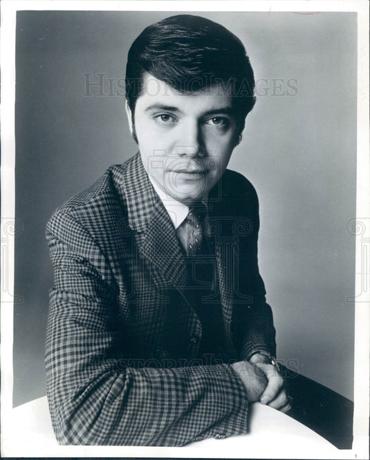 1968 Revlon Makeup Artist Wiliam Collins Press Photo - Historic Images