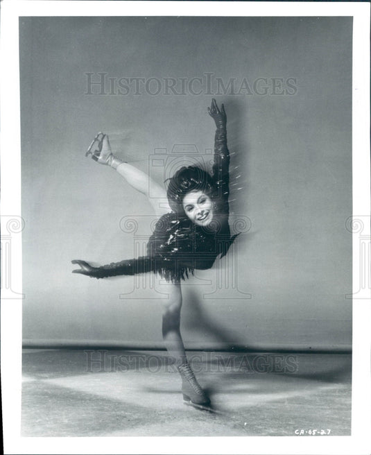 1965 Ice Skater Lynn Patsy Finnegan Press Photo - Historic Images