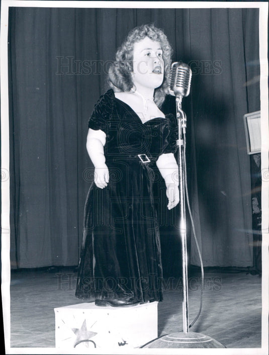 Undated Fanfare Merit Award Betty Finch Press Photo - Historic Images