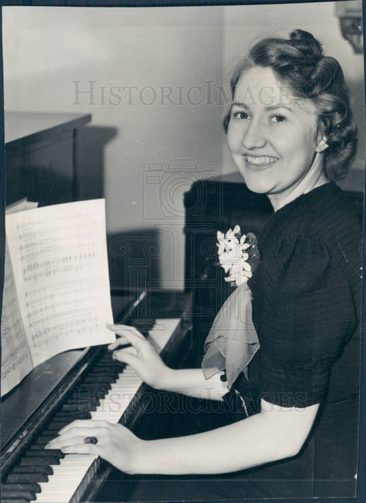 1939 Denver Movie Quiz Winner Betty Finch Press Photo - Historic Images