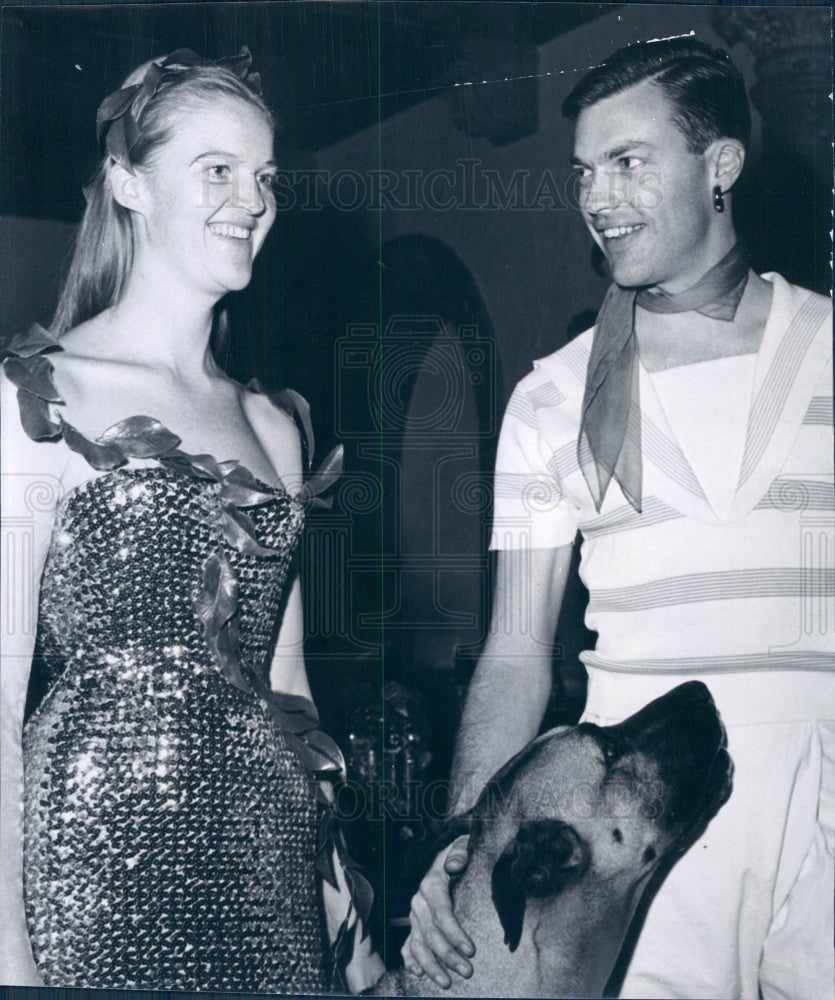 1959 Charles Fifield II &amp; Wife Press Photo - Historic Images