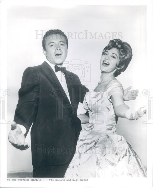 1961 Actors/Singers Vic Damone & Gogi Grant Press Photo - Historic Images