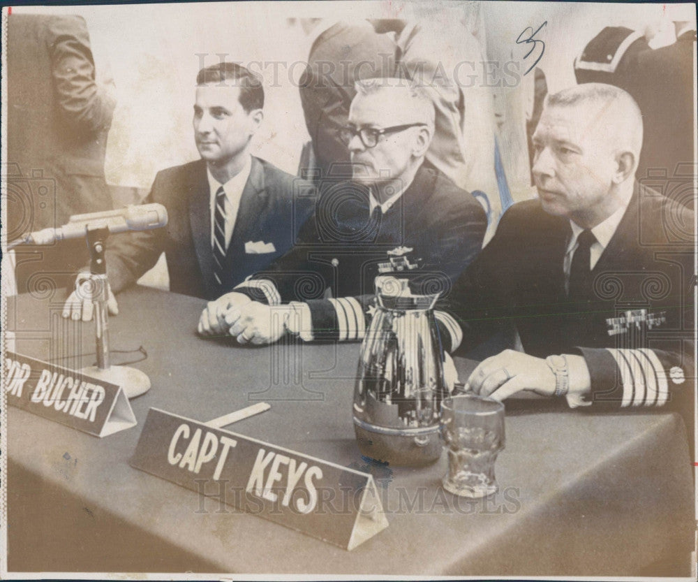 1969 US Navy Cmdr Lloyd Bucher USS Pueblo Press Photo - Historic Images