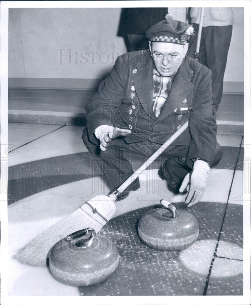 1955 Curling Montreal Thistle Ira McEwen Press Photo - Historic Images