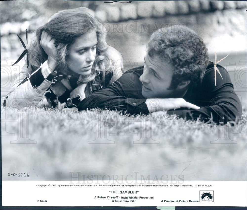 1974 Actors James Caan and Lauren Hutton Press Photo - Historic Images