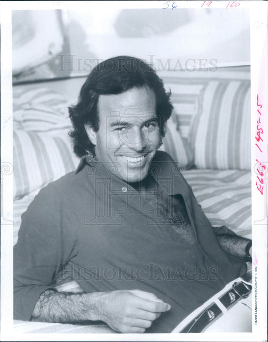1984 Singer Julio Iglesias Press Photo - Historic Images