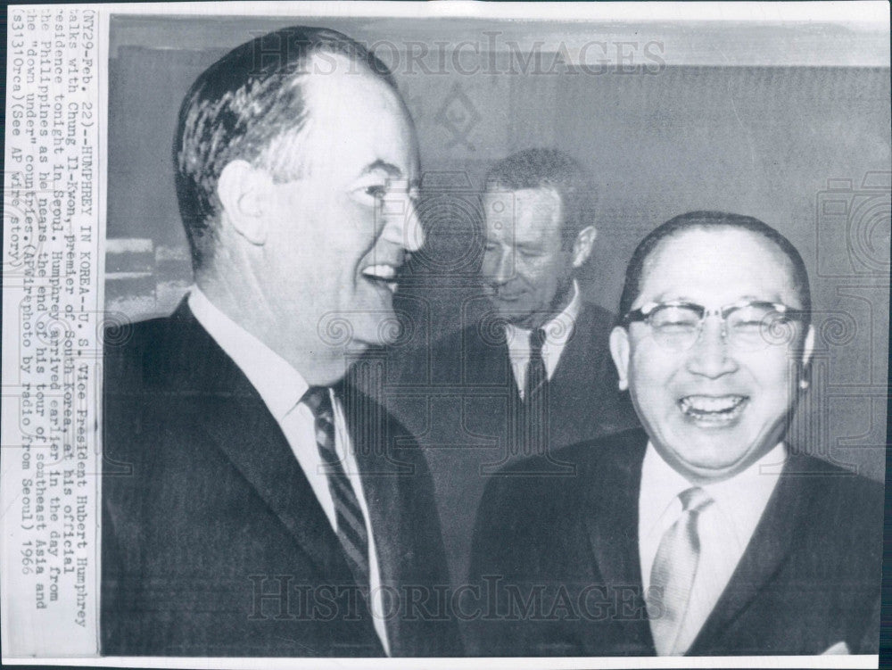 1966 S Korea Chung Il-kwon &amp;  US Humphrey Press Photo - Historic Images