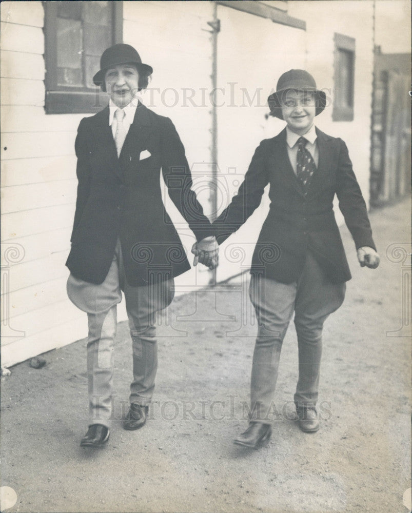 1934 Mrs. Daisy Cones Taylor and Sally Lou Press Photo - Historic Images