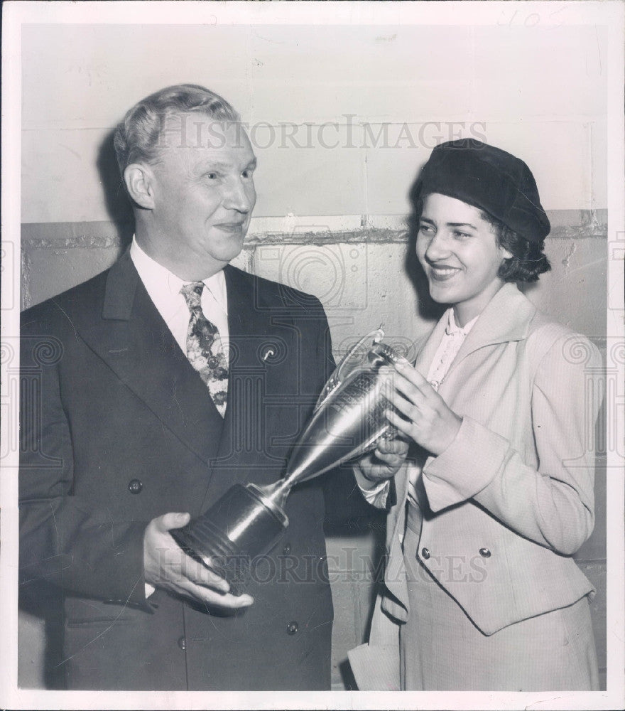 1952 Detroit MI Judge Ned Smith/Louise Ford Press Photo - Historic Images