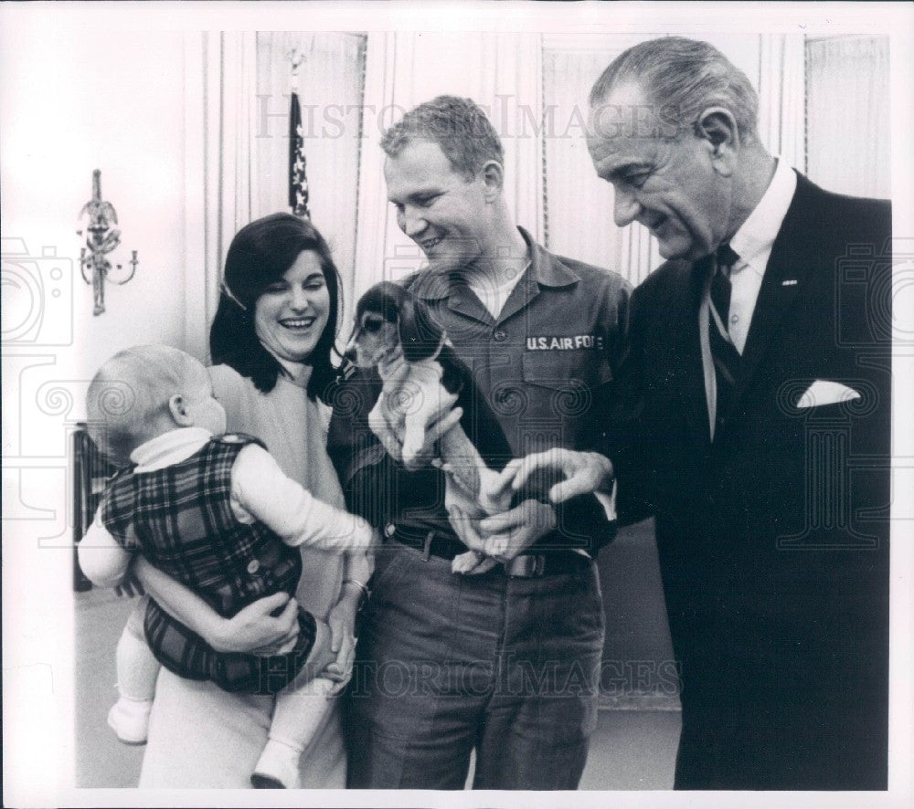 1968 US President Johnson &amp; Family Press Photo - Historic Images