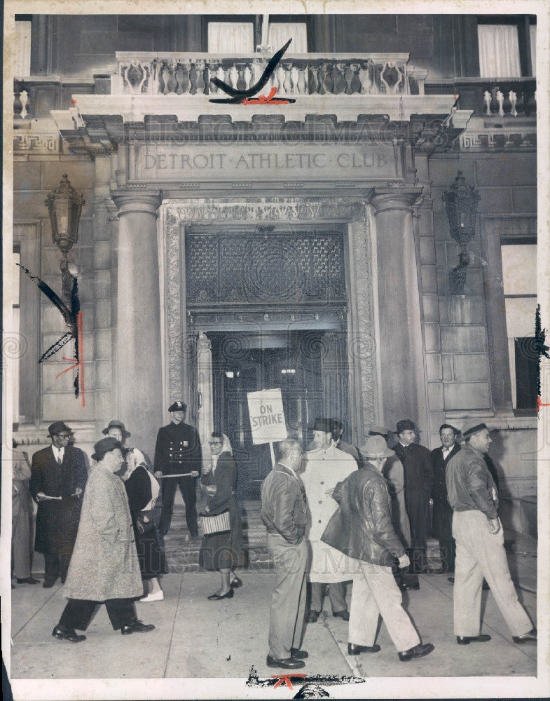 1958 Detroit MI Athletic Club Strike Press Photo - Historic Images