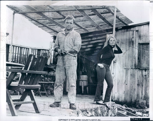 1973 Actors Richard Jaeckel & Sherry North Press Photo - Historic Images