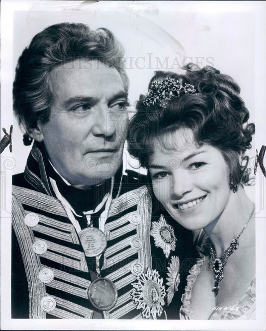 1973 Actors Glenda Jackson & Peter Finch Press Photo - Historic Images