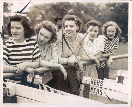 1942 Highland Park MI Track Fans Press Photo - Historic Images