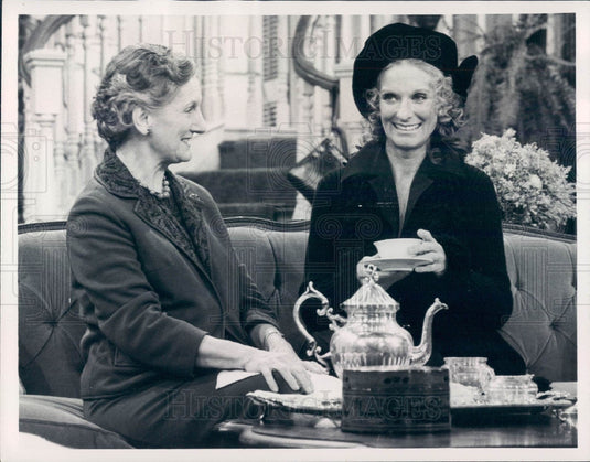 1975 Actors Jane Rose & Cloris Leachman Press Photo - Historic Images