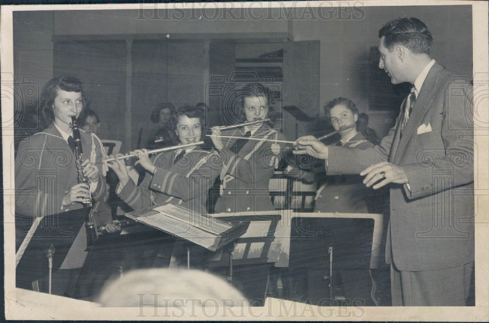 1949 TV Host Ted Mack &amp; Univ Denver Band Press Photo - Historic Images