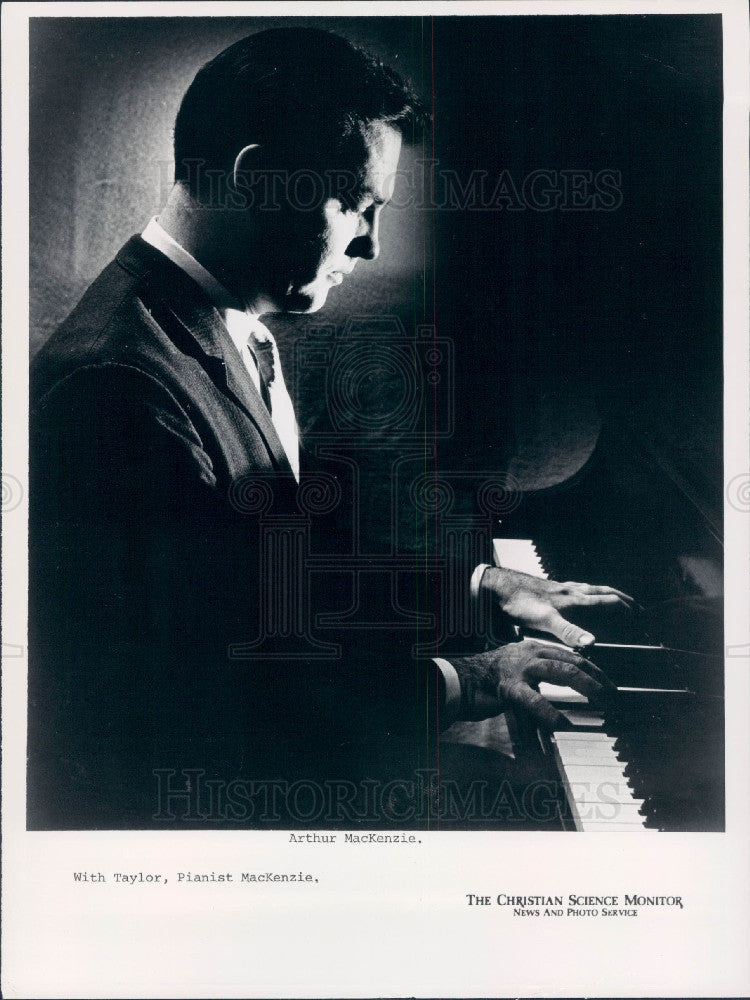 1975 Pianist Arthur MacKenzie Press Photo - Historic Images