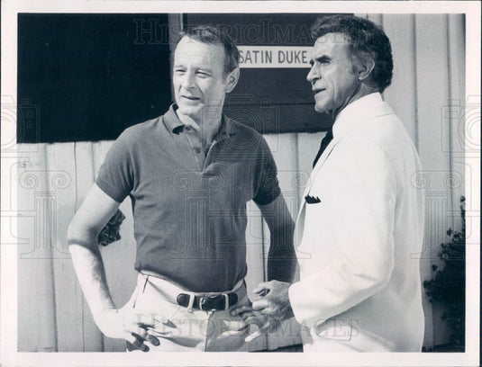 1981 Actor Larry Linville/Ricardo Montalban Press Photo - Historic Images