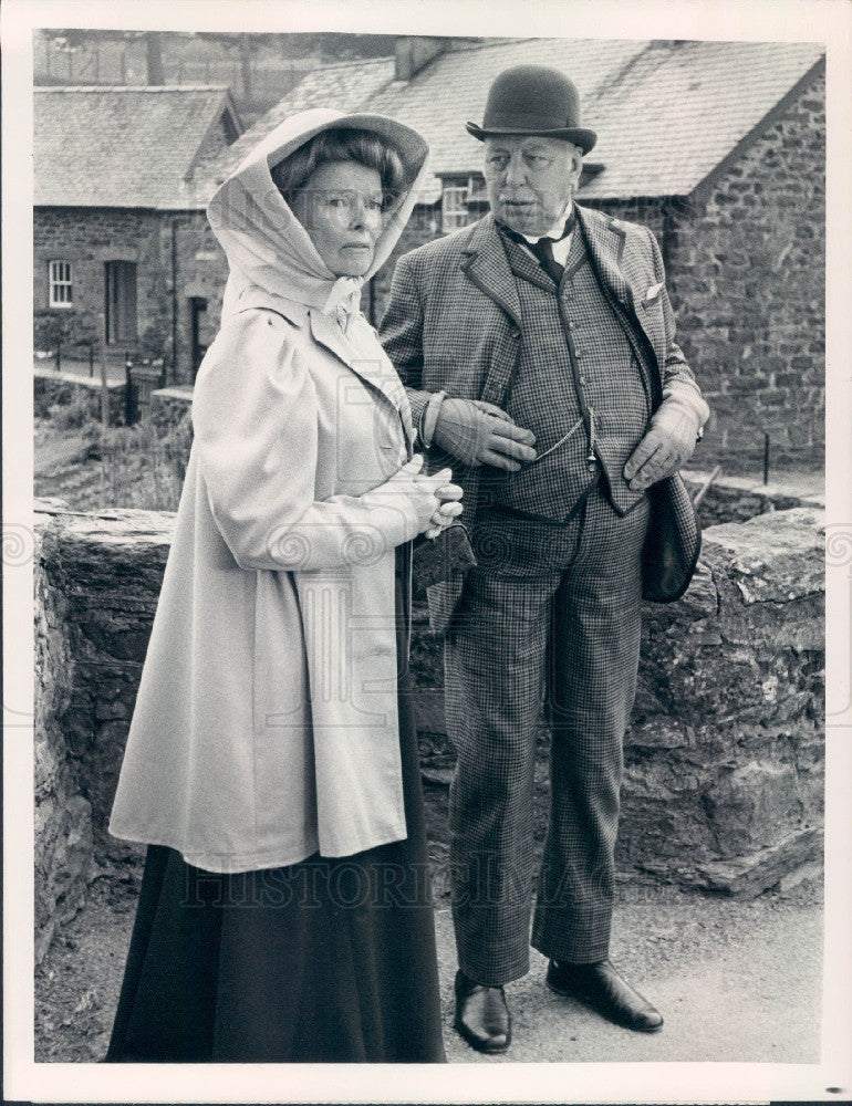 1979 Actors Katharine Hepburn &amp; Bill Fraser Press Photo - Historic Images