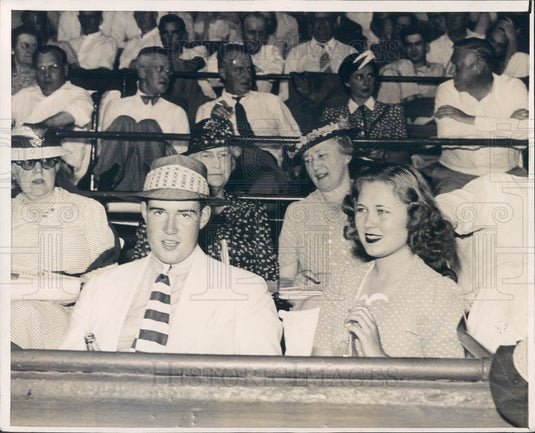1940 Detroit Jim Scripps & Margaret Betting Press Photo - Historic Images