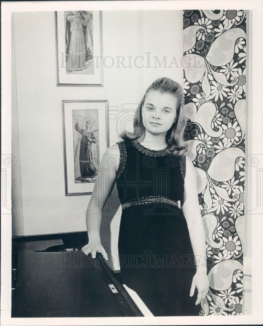 1976 Concert Pianist Lydia Artymiw Press Photo - Historic Images