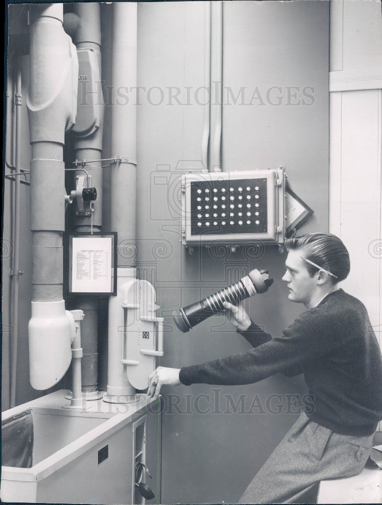 1957 Chicago Sun-Times Communications Room Press Photo - Historic Images