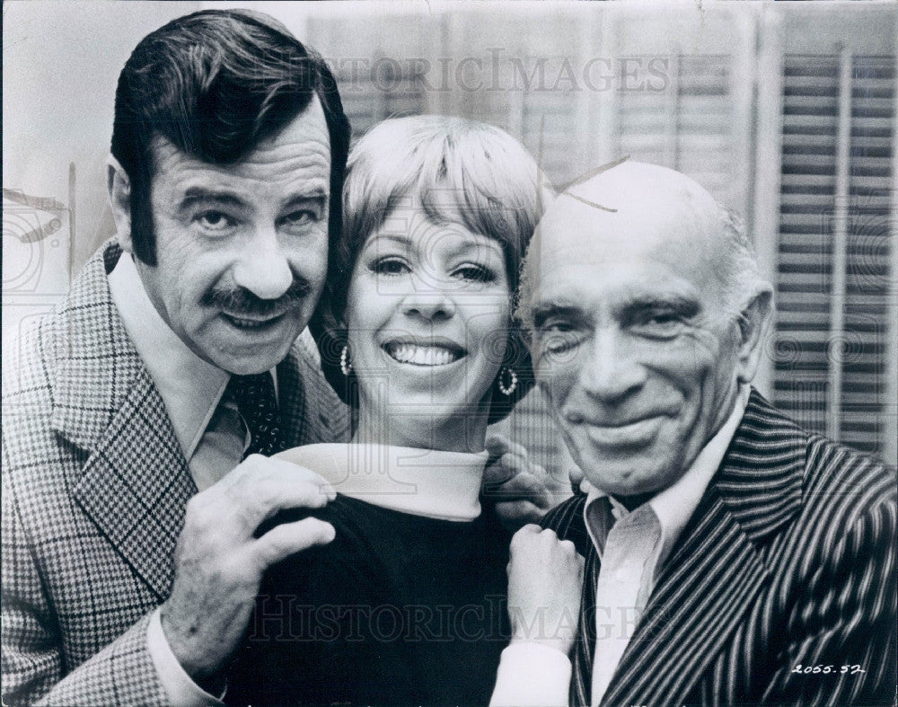 1972 Actors Walter Matthau &amp; Carol Burnett Press Photo - Historic Images