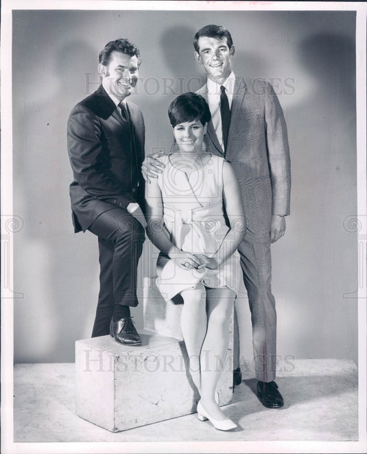 1968 Actors John Martin & Joan Staples Press Photo - Historic Images