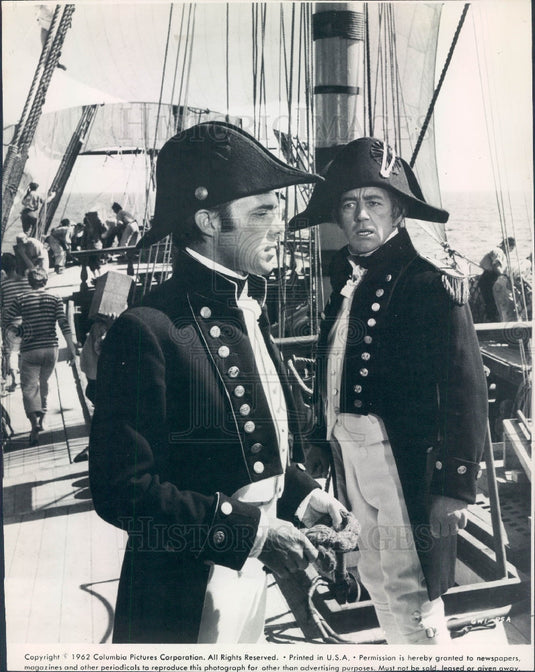 1962 Actors Dirk Bogarde & Alec Guinness Press Photo - Historic Images