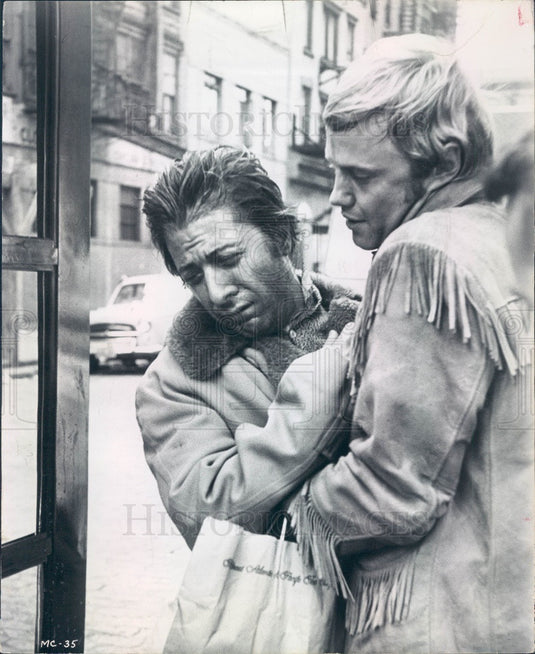 1970 Actors Dustin Hoffman & Jon Voight Press Photo - Historic Images