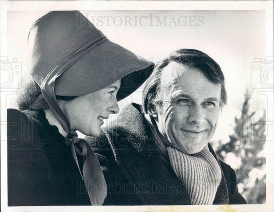 1975 Actors Richard Kiley & Shirley Knight Press Photo - Historic Images