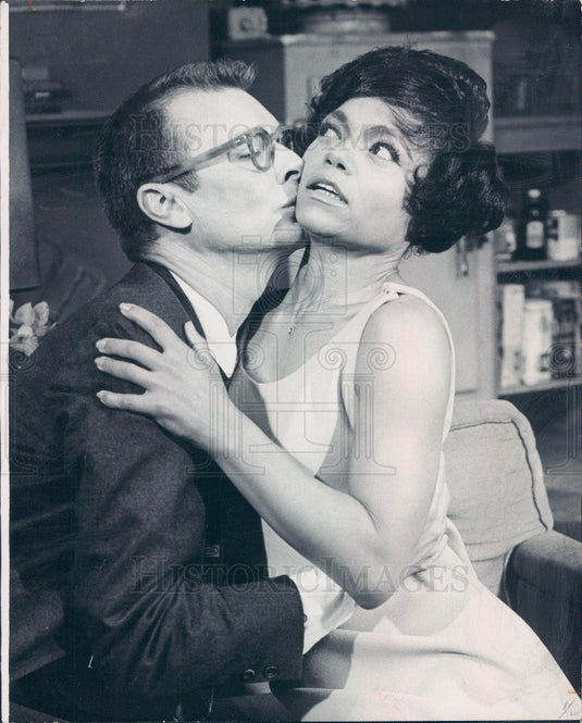 1965 Actors Eartha Kitt & Russell Nype Press Photo - Historic Images