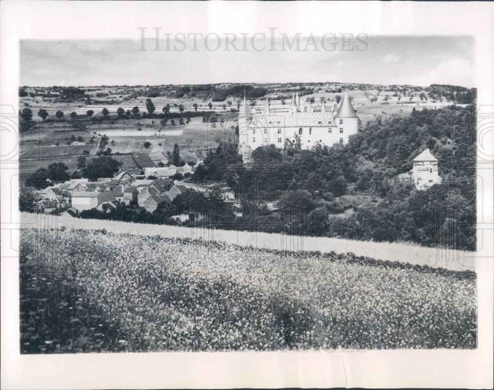 1941 Burgundy France Castle Near Avallonz Press Photo - Historic Images