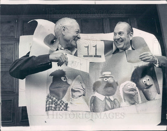 1970 CEO Field Enterprise Ed Corp Robert Barker Photo - Historic Images
