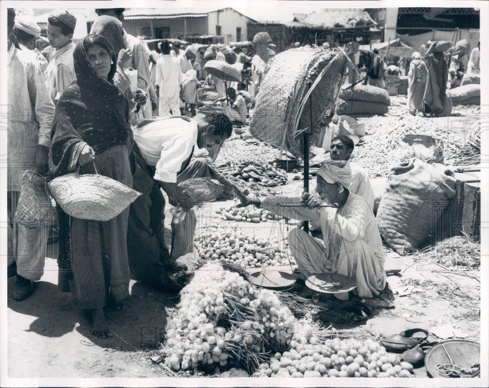 1961 Karachi Pakistan Open Air Market Press Photo - Historic Images