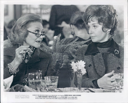 1974 Actors Sylvia Sidney & Joanne Woodward Press Photo - Historic Images
