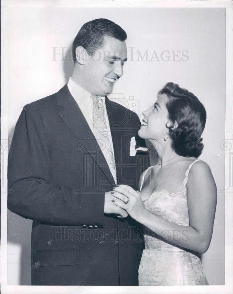 1956 Actor Gloria DeHaven &amp; Fiance Press Photo - Historic Images