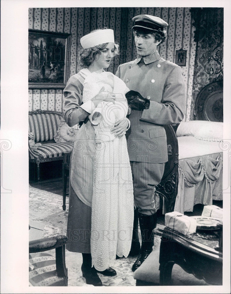 1975 Anna Levine & Paul Rudd Beacon Hill Press Photo - Historic Images