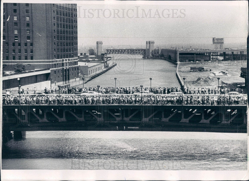 1973 Chicago IL Michigan Avenue Bridge Press Photo - Historic Images