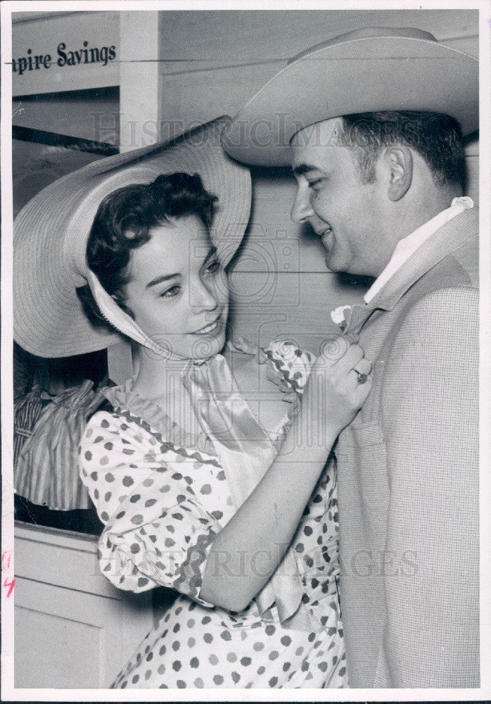 1959 Actors Gino Leonetti &amp; Margene Ely Press Photo - Historic Images