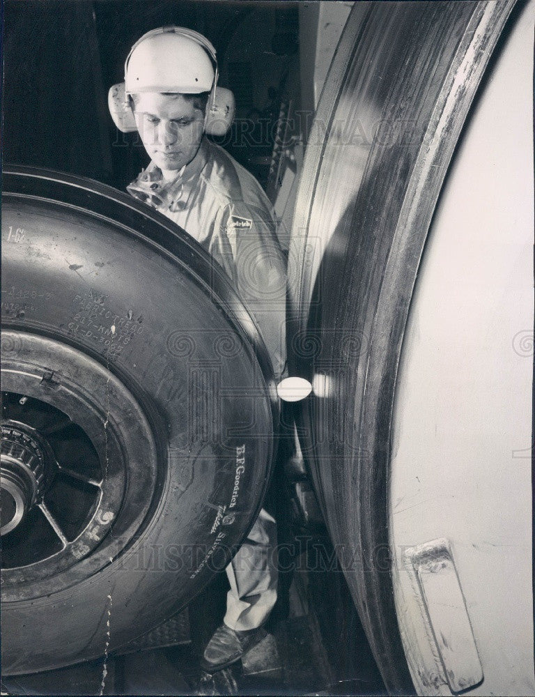 1962 BF Goodrich Aircraft Tire Test Press Photo - Historic Images