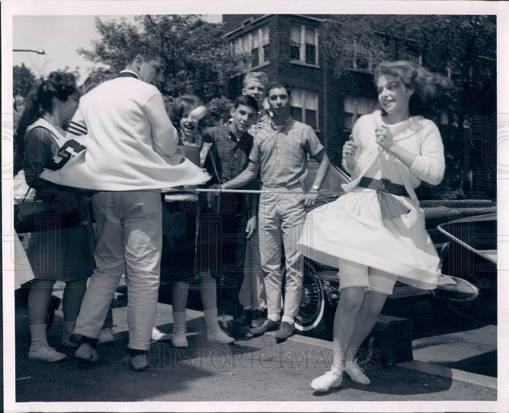 1962 Toy Twist &amp; Twirl Press Photo - Historic Images