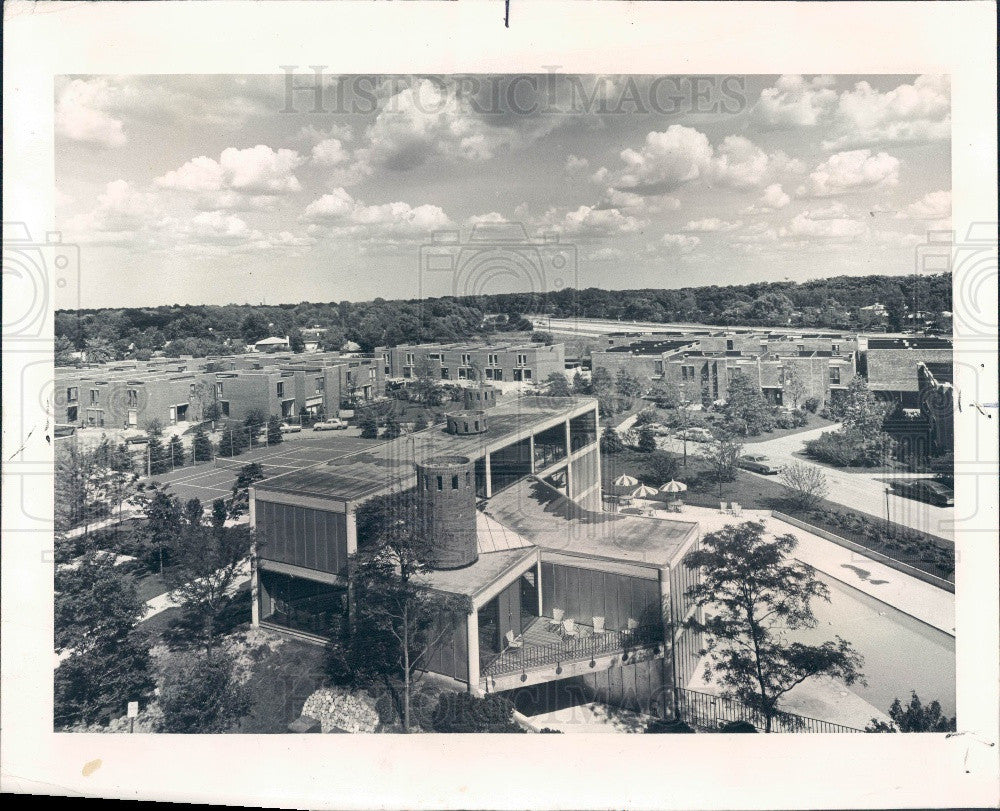 1974 Chicago IL Condo Atrium &amp; Elmhurst Press Photo - Historic Images