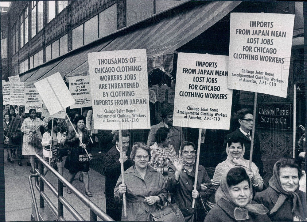 1971 Chicago Amalgamated Clothing Workers Protest Photo - Historic Images