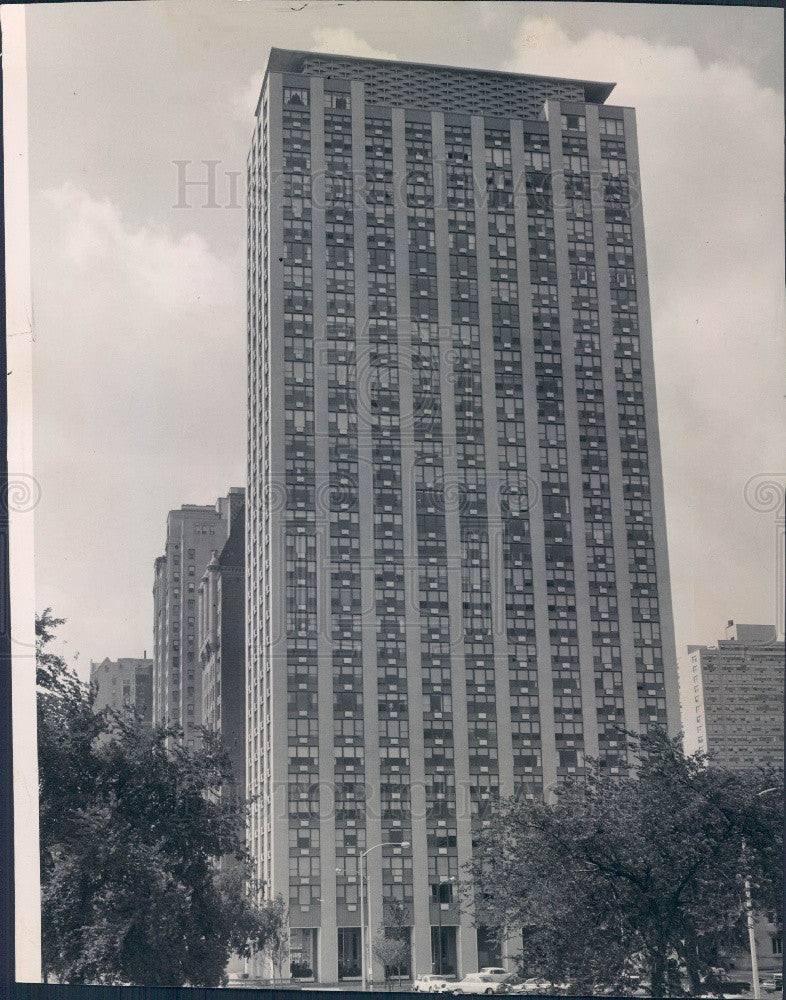 1961 Chicago Tudor Mansion Apartments Press Photo - Historic Images