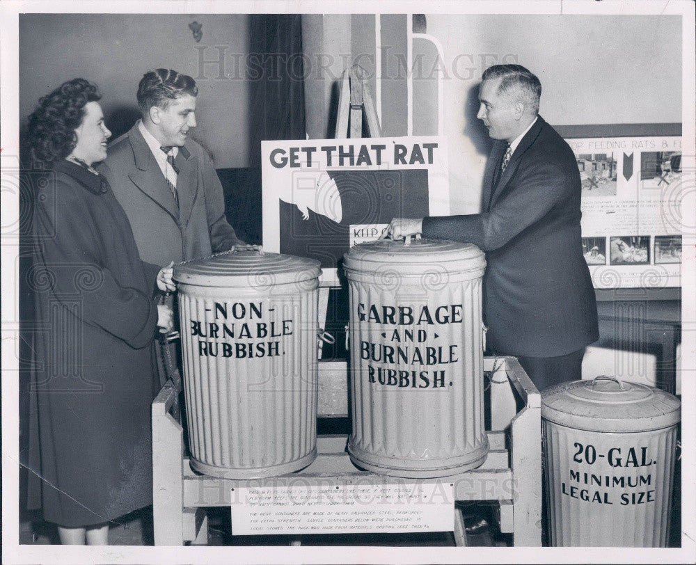 1951 Detroit MI Health Dept Fred Cichon Press Photo - Historic Images