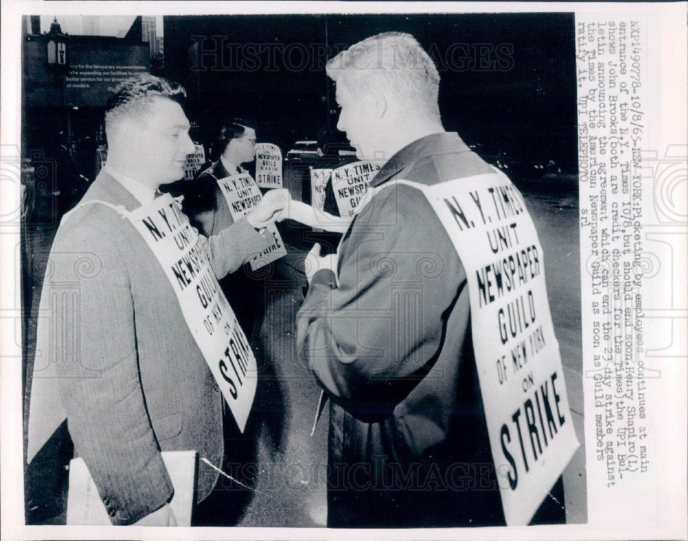 1965 NYC Newspaper Guild Strike Press Photo - Historic Images