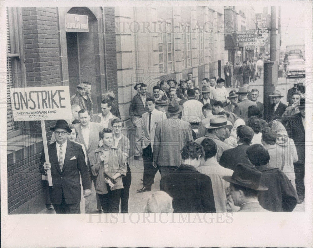 1956 Cleveland OH Newspaper Guild Strike Press Photo Historic Images