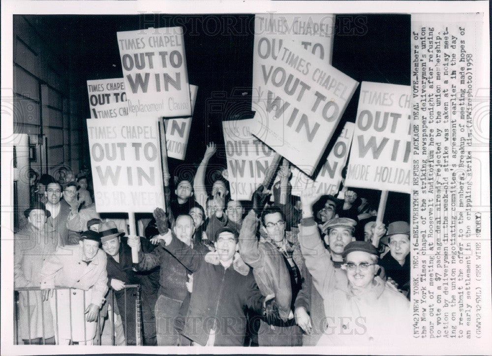 1958 NYC Newspaper Deliverymen Strike Press Photo - Historic Images